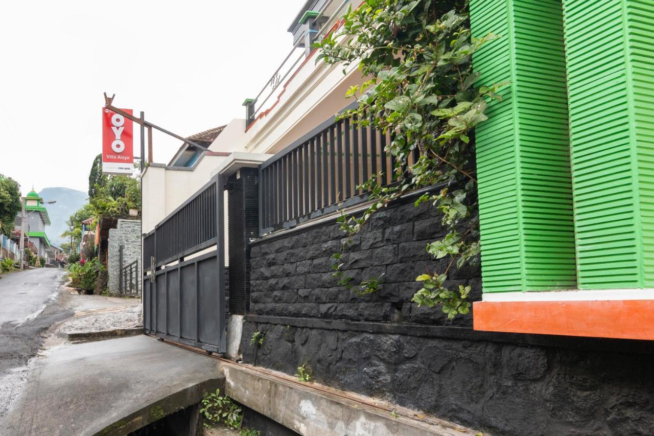Oyo 3210 Villa Aisya Batu  Exterior foto