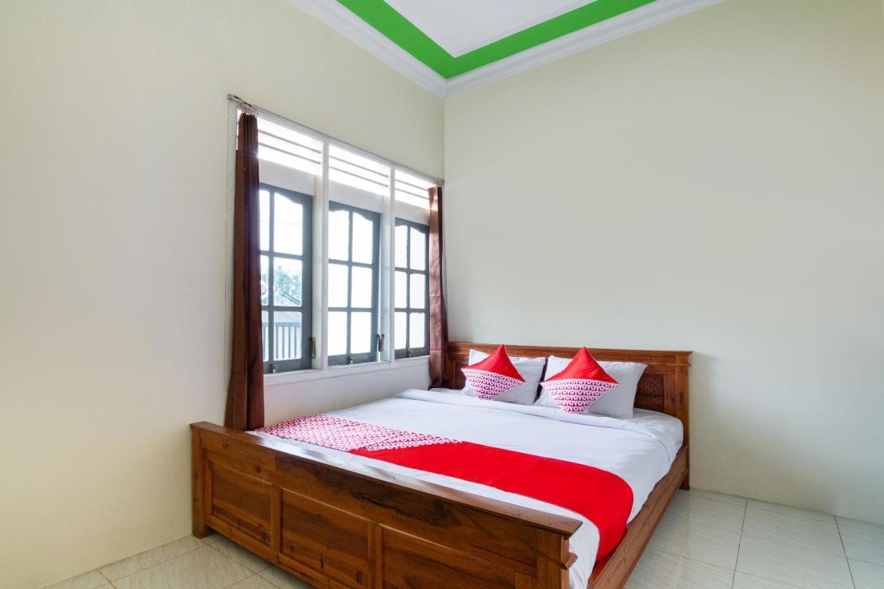 Oyo 3210 Villa Aisya Batu  Exterior foto